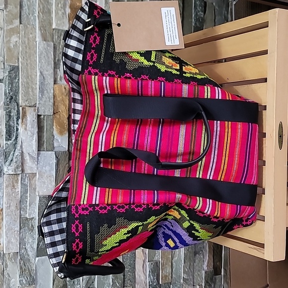 🎁 Clever Carriage Company Eclectic Shopper Satchel - Picture 7 of 9